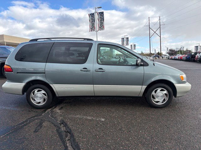 Used 1998 Toyota Sienna FWD image 4