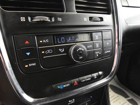 Used 2016 Chrysler Town & Country S image 20