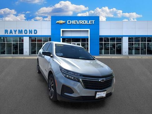 Used 2024 Chevrolet Equinox LS w/ LS Convenience Package AWD/4WD image 9