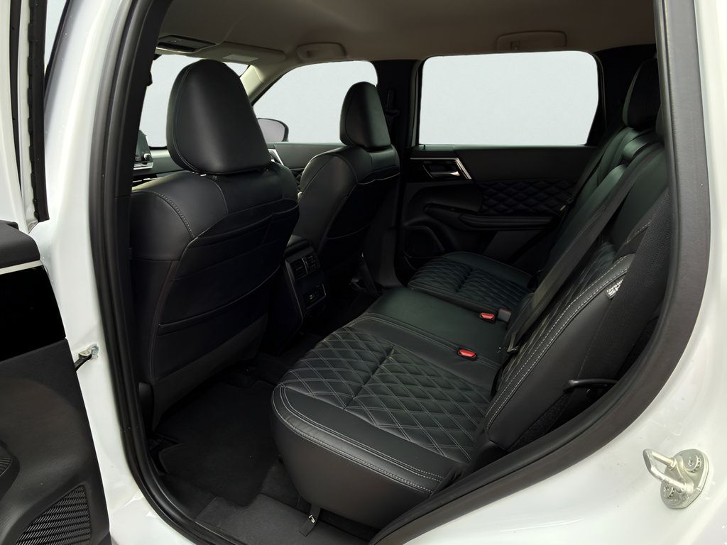Used 2022 Mitsubishi Outlander SEL FWD image 19