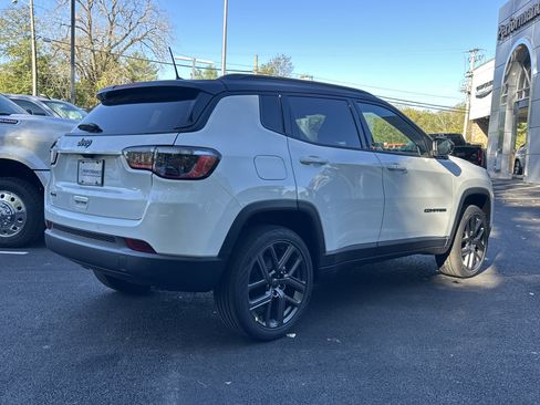New 2026 Jeep Compass Limited image 18