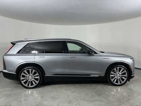 Used 2026 Cadillac Vistiq Premium Luxury AWD/4WD image 9