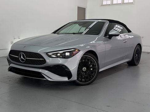 Used 2025 Mercedes-Benz CLE 450 4MATIC Cabriolet image 32