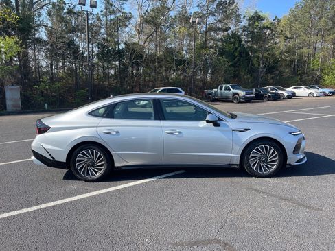 Used 2024 Hyundai Sonata Limited image 21