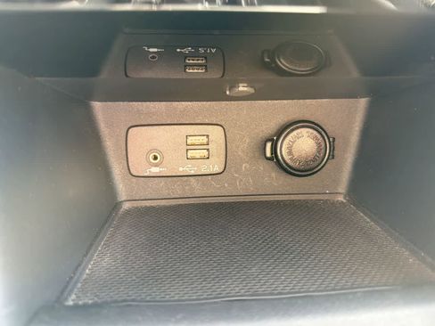 Certified 2023 Subaru Forester Premium AWD/4WD image 33