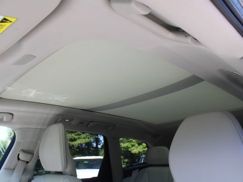 Used 2022 Volvo XC60 B5 Inscription w/ Advanced Package FWD image 54