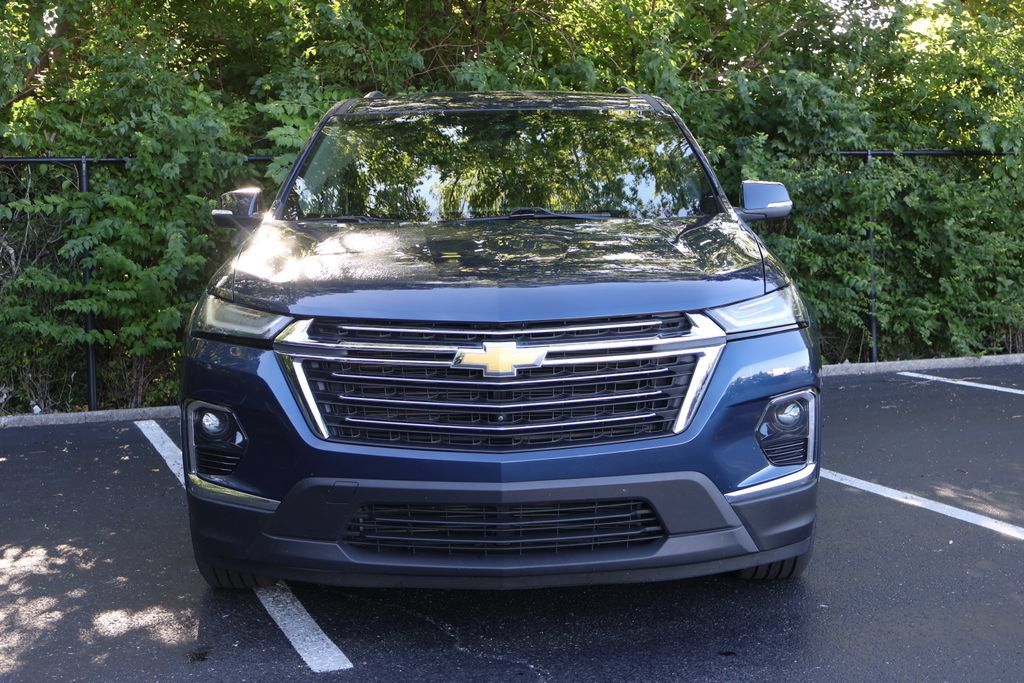 Certified 2023 Chevrolet Traverse LT FWD image 2