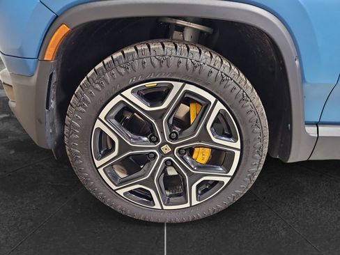 Used 2023 Rivian R1S Adventure AWD/4WD image 35
