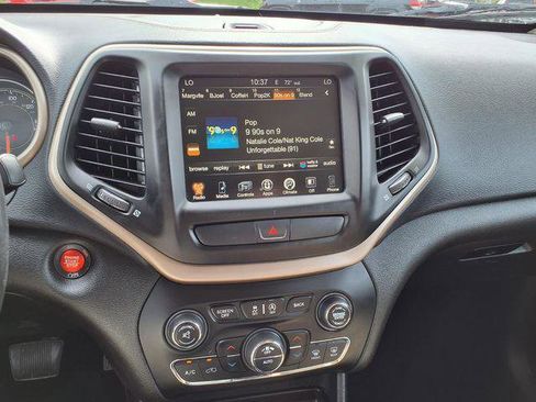 Certified 2017 Jeep Cherokee 75th Anniversary AWD/4WD image 17