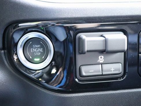 New 2026 GMC Sierra 1500 Elevation image 25