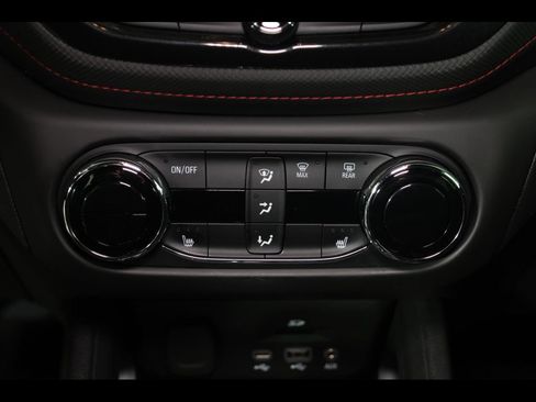 Used 2023 Chevrolet TrailBlazer RS w/ Technology Package AWD/4WD image 16
