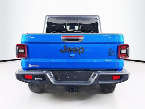 Used 2025 Jeep Gladiator Sport AWD/4WD image 6