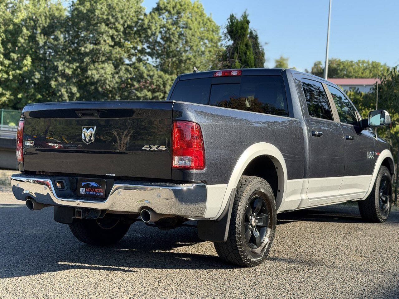 Used 2016 RAM 1500 Laramie w/ Convenience Group AWD/4WD image 10