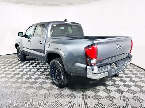 Used 2022 Toyota Tacoma SR5 RWD image 5