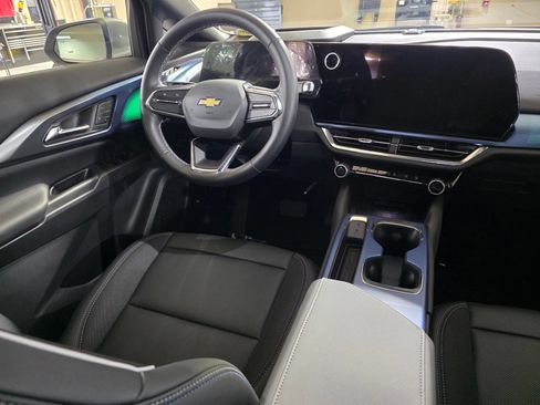 Used 2026 Chevrolet Equinox EV LT w/ Convenience Package II FWD image 18