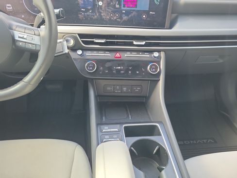 Used 2024 Hyundai Sonata SEL w/ Convenience Package FWD image 18
