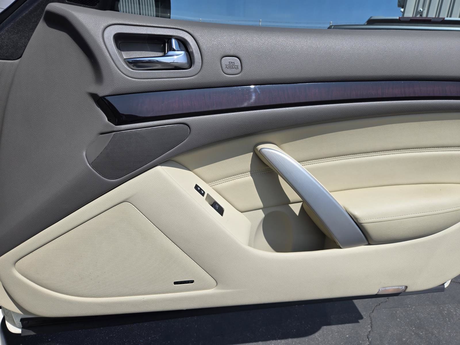 Used 2011 INFINITI G37 Convertible w/ Premium Pkg RWD image 31