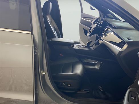 Used 2024 Cadillac XT6 Premium Luxury AWD/4WD image 31