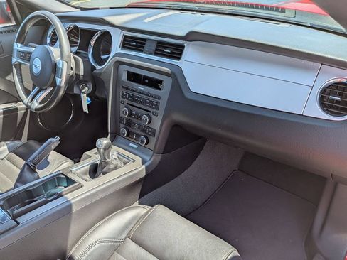 Used 2013 Ford Mustang GT Premium RWD image 19