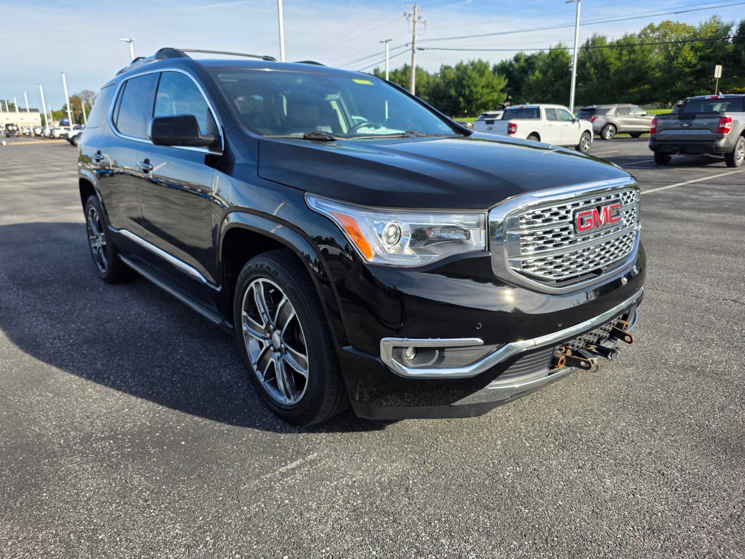 Used 2017 GMC Acadia Denali w/ Technology Package AWD/4WD image 7