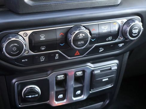 Used 2019 Jeep Wrangler Sport AWD/4WD image 31