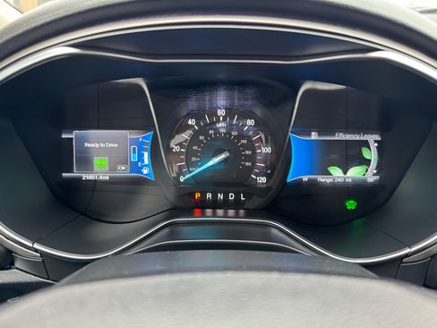 Used 2018 Ford Fusion SE image 23