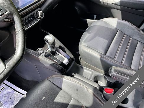 Used 2020 Nissan Kicks SR w/ SR Premium Package FWD image 13