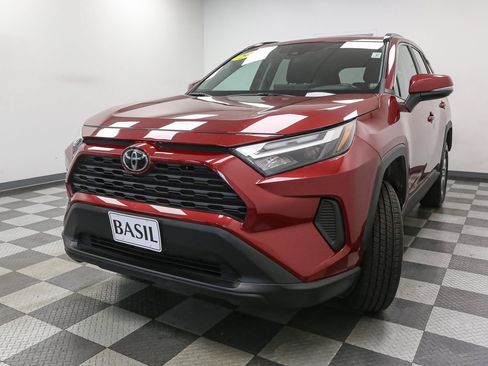 Used 2025 Toyota RAV4 XLE AWD/4WD image 4