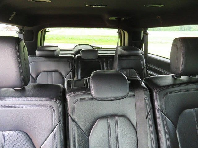 Used 2021 Ford Expedition Max Limited AWD/4WD image 16