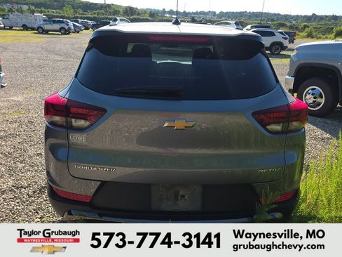 Used 2023 Chevrolet TrailBlazer ACTIV w/ Sun and Liftgate Package FWD image 5