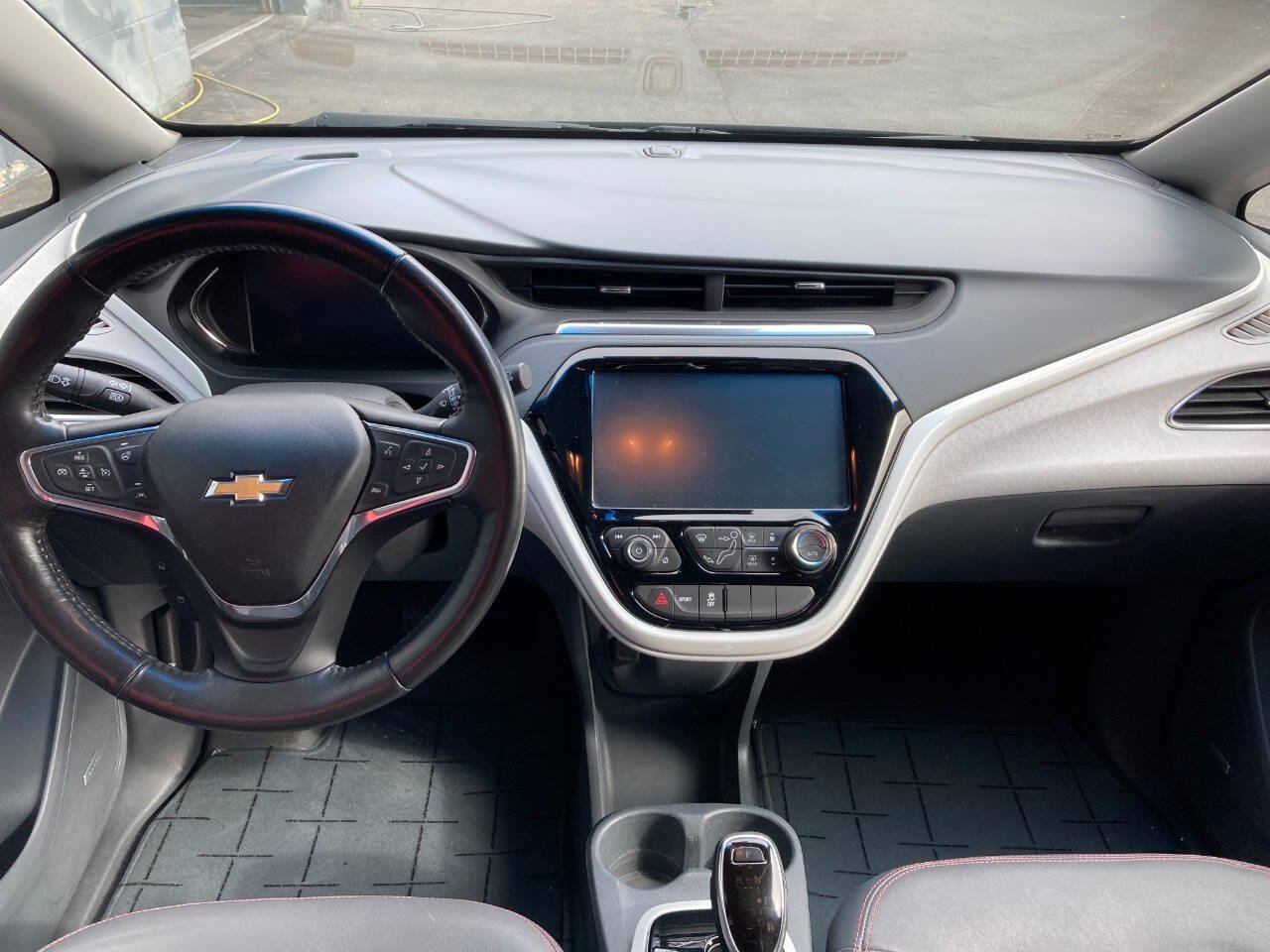 Used 2017 Chevrolet Bolt Premier w/ Driver Confidence II Package FWD image 13