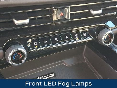 Used 2025 Chevrolet Suburban Z71 image 20