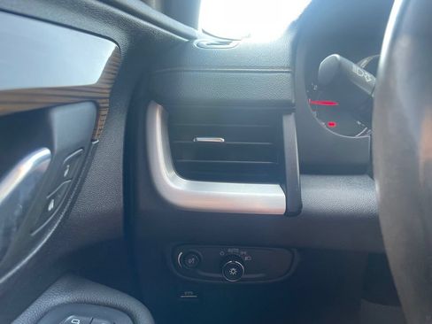 Used 2020 GMC Terrain SLE w/ Elevation Edition FWD image 12