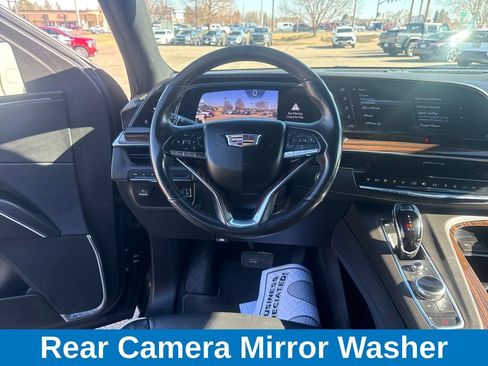 Used 2023 Cadillac Escalade Premium Luxury image 15