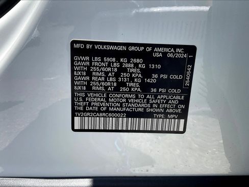Used 2024 Volkswagen Atlas Peak Edition SEL image 33