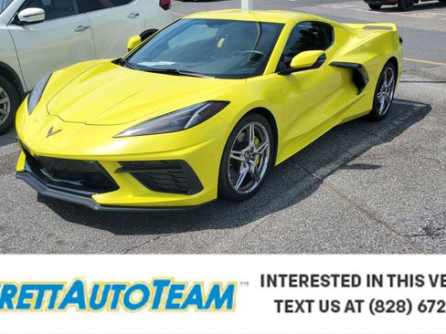 Used 2021 Chevrolet Corvette Stingray Coupe w/ Z51 Performance Package RWD image 1