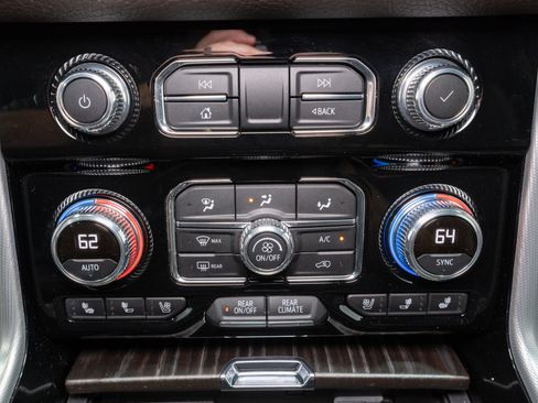 Used 2021 GMC Yukon Denali AWD/4WD image 23