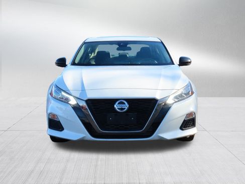 Used 2020 Nissan Altima 2.0 SR image 2