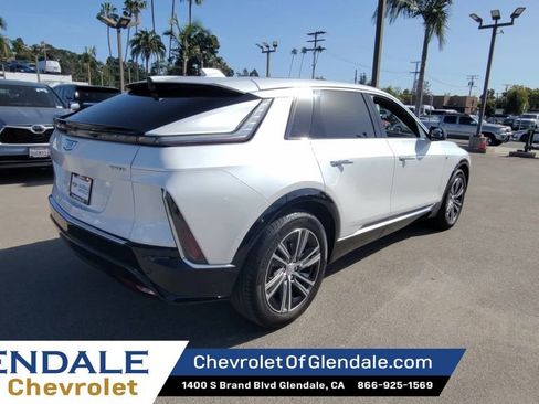Certified 2024 Cadillac Lyriq Luxury image 8