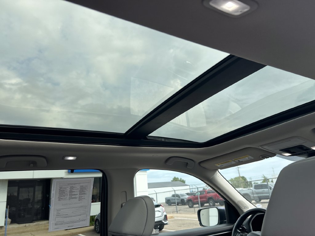 Certified 2024 Honda Pilot Touring image 13