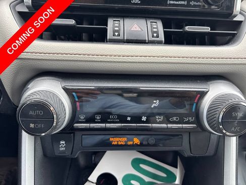 Used 2019 Toyota RAV4 XLE Premium w/ Carpet Mat Package FWD image 26