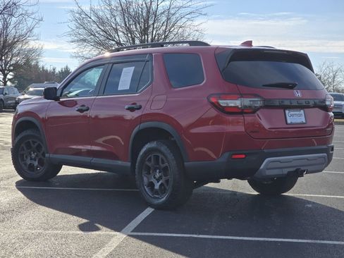 Used 2023 Honda Pilot TrailSport image 16