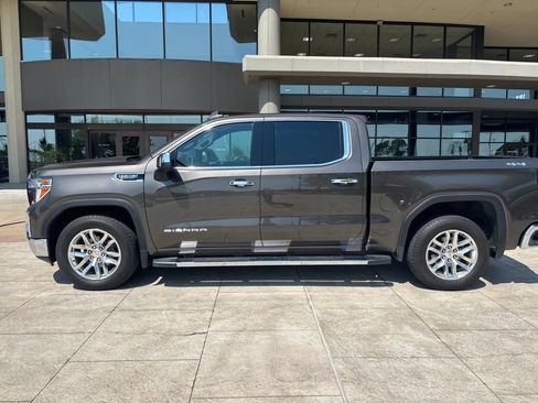Used 2020 GMC Sierra 1500 SLT w/ SLT Premium Plus Package AWD/4WD image 2
