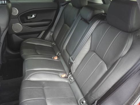 Used 2019 Land Rover Range Rover Evoque SE image 30