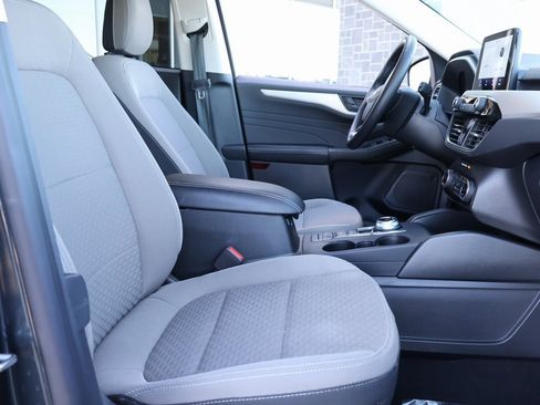 Used 2022 Ford Escape SE w/ SE Sport Appearance Package image 10