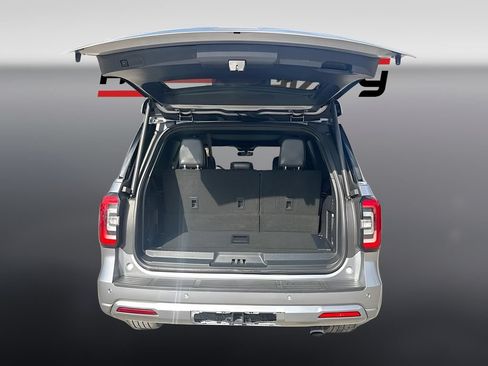 Used 2023 Ford Expedition Platinum RWD image 28