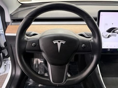 Used 2019 Tesla Model 3 Standard Range Plus RWD image 32