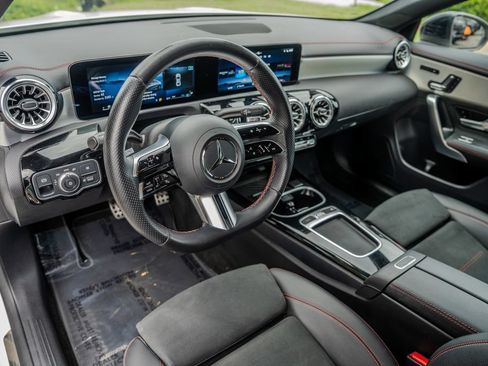 Used 2024 Mercedes-Benz CLA 250 4MATIC image 4