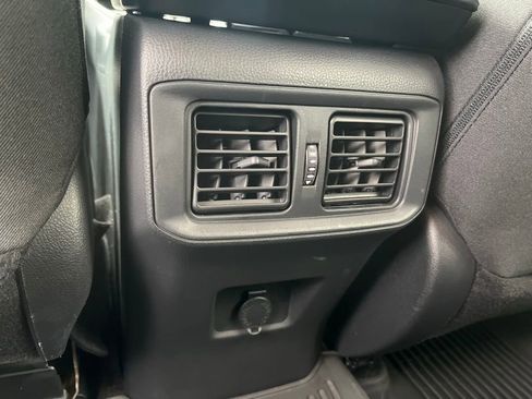 Used 2021 Toyota RAV4 LE AWD/4WD image 14