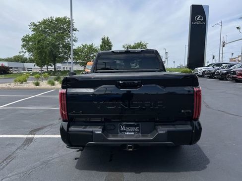 Used 2022 Toyota Tundra Platinum w/ Advanced Package AWD/4WD image 4